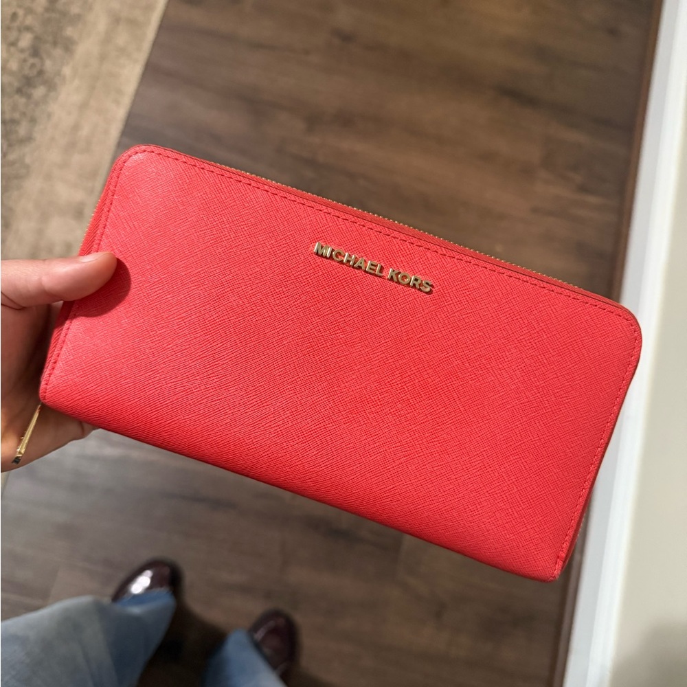 Michael Kors Large Jet Set Coral Wallet